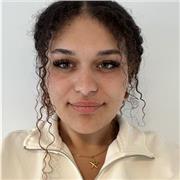 Soy una persona paciente , empática y comunicativa.
Me encantaría trabajar con jóvenes de todas las edades